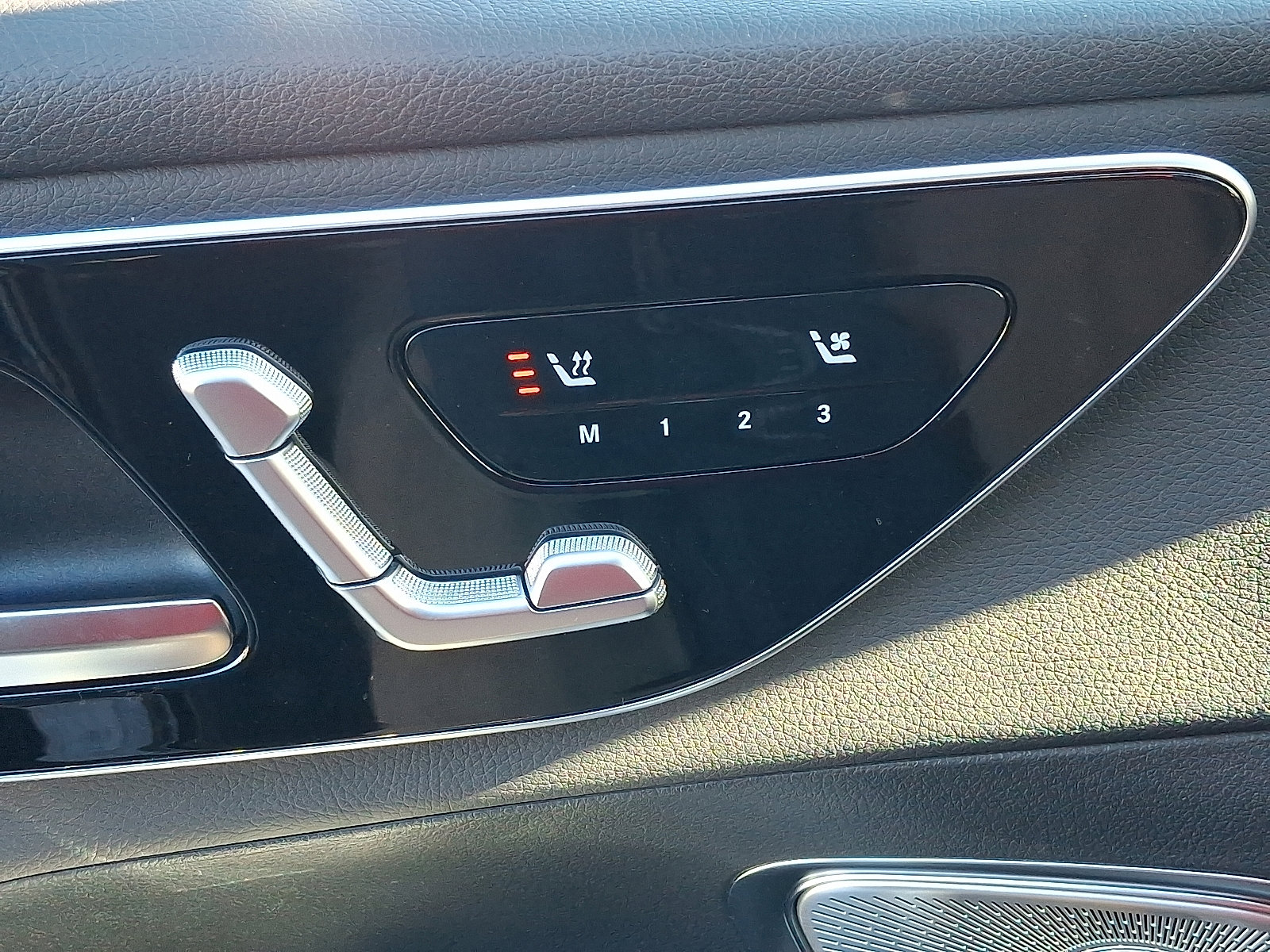 New 2026 Mercedes-Benz GLC 300 4MATIC image 14