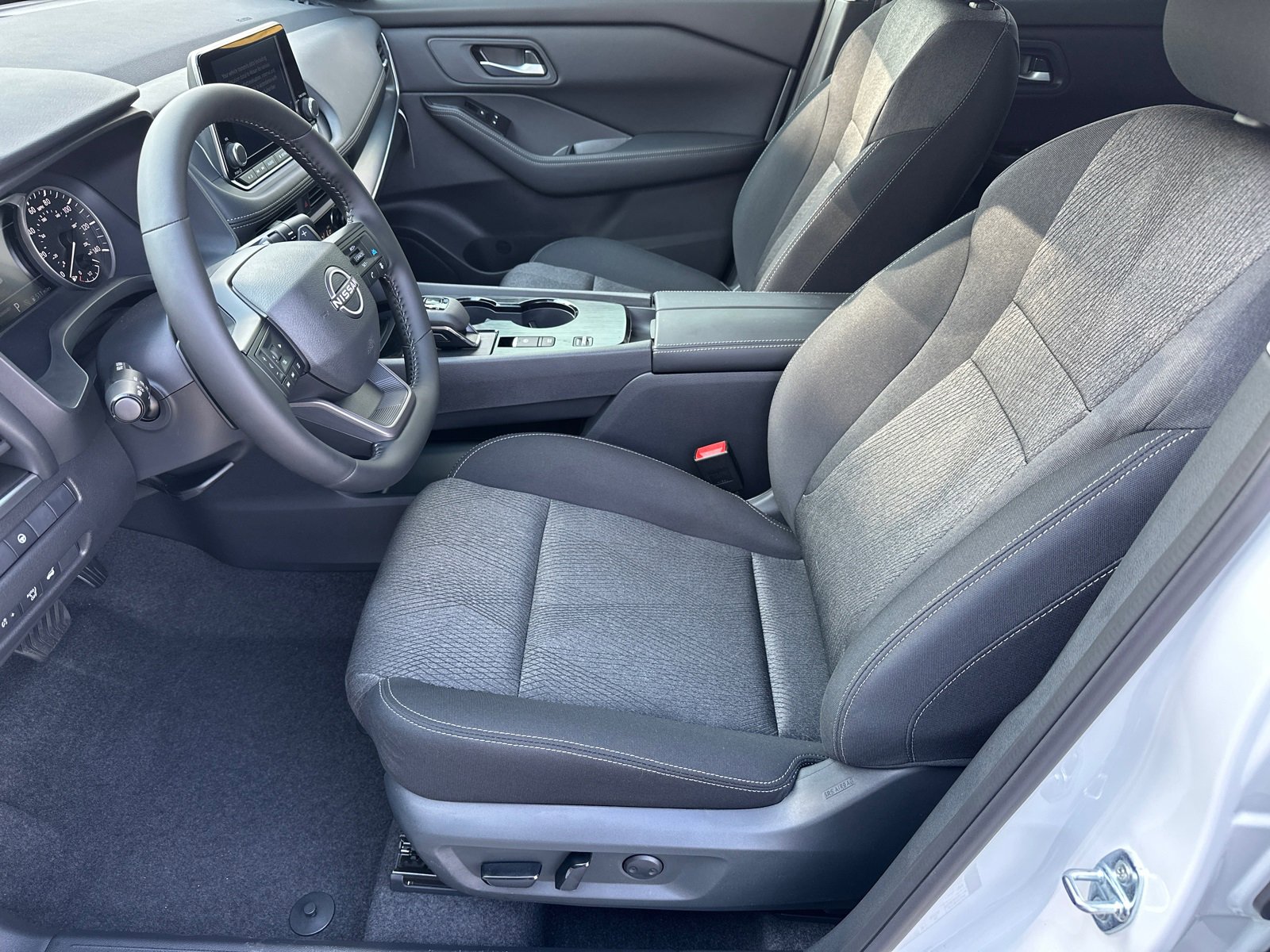 New 2026 Nissan Rogue SV image 9