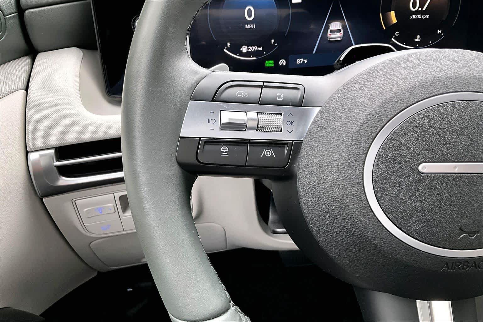 Used 2025 Hyundai Tucson Limited FWD image 22