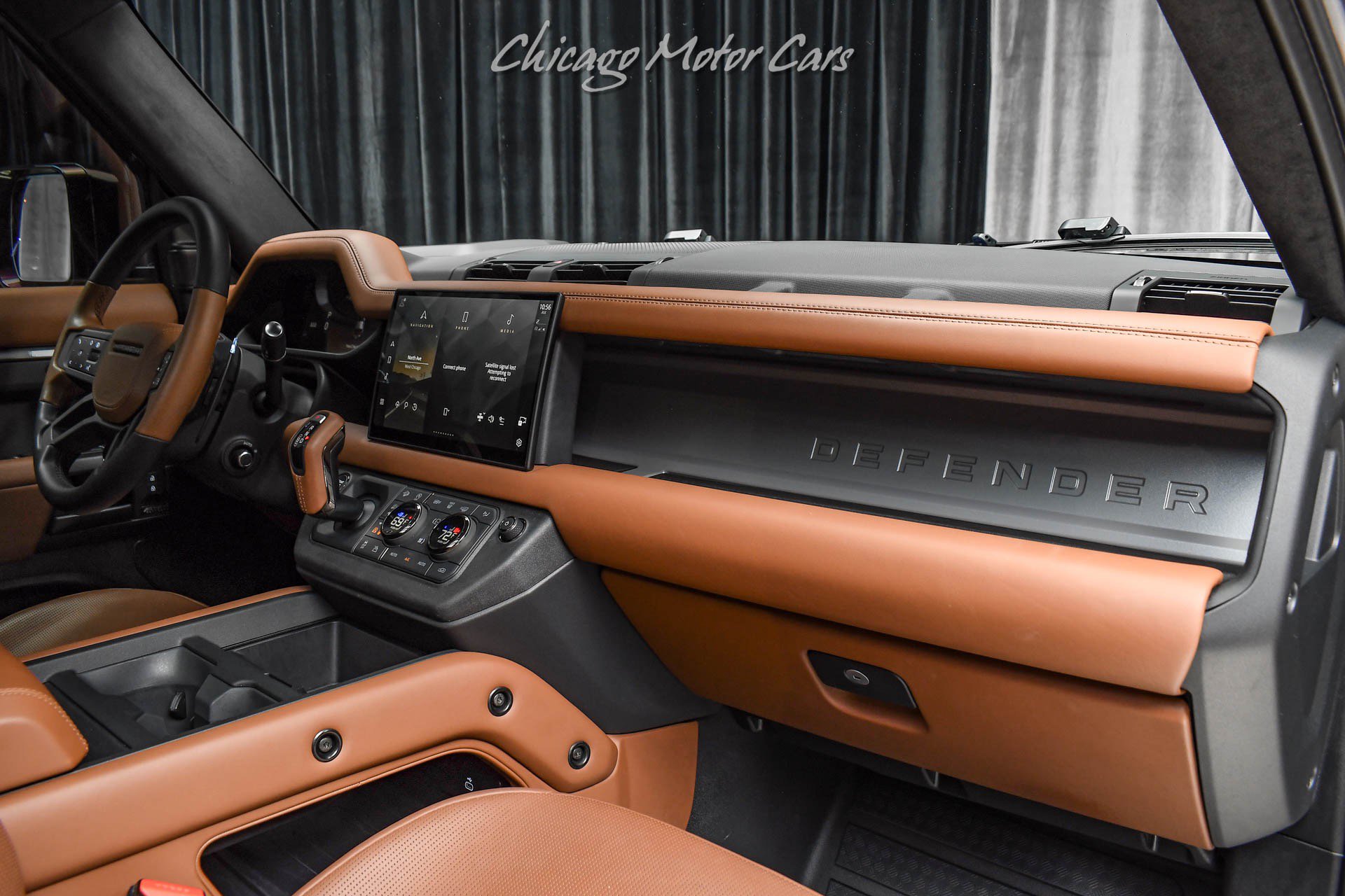 Used 2025 Land Rover Defender 110 AWD/4WD image 26