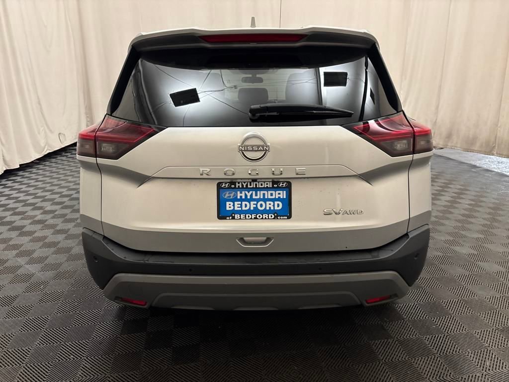 Used 2023 Nissan Rogue SV image 6