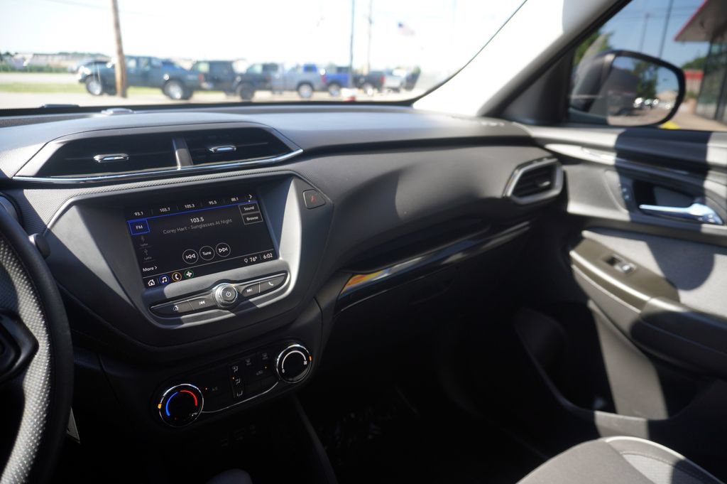 Used 2021 Chevrolet TrailBlazer LS FWD image 19