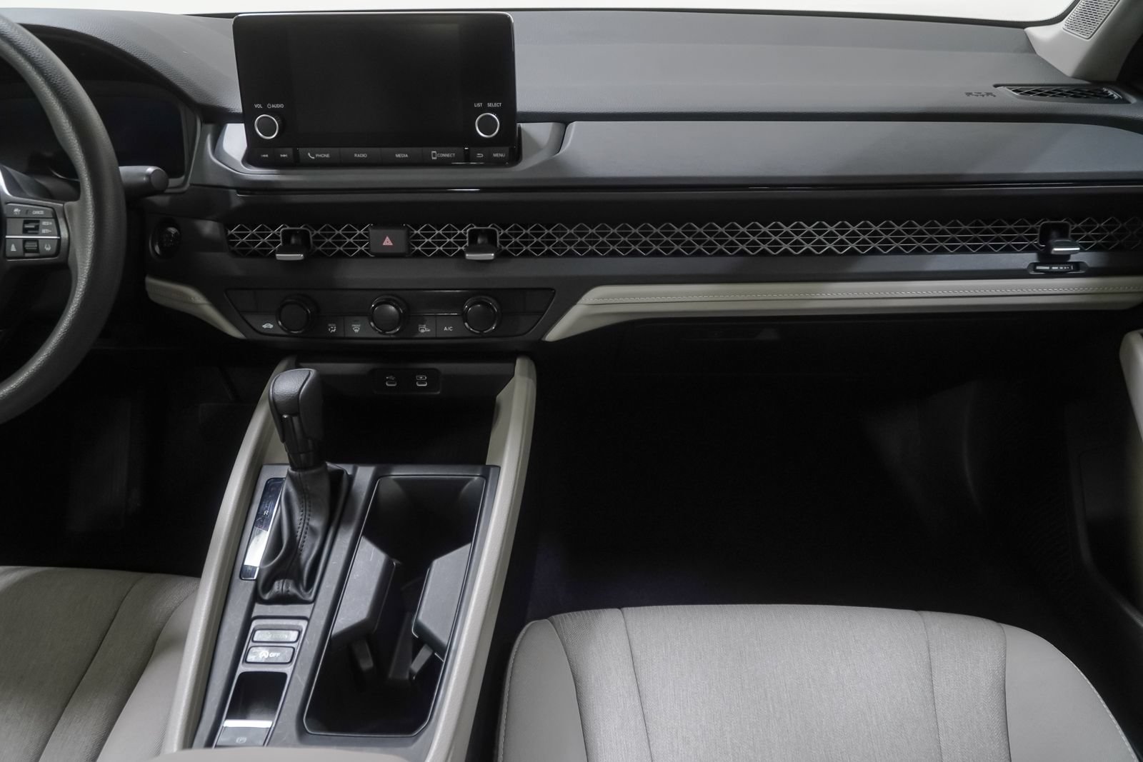 Used 2023 Honda Accord EX image 32