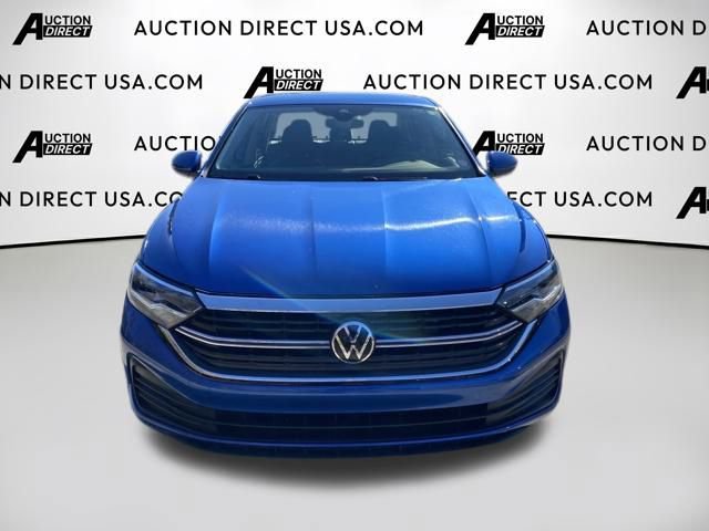 Used 2024 Volkswagen Jetta SE image 10