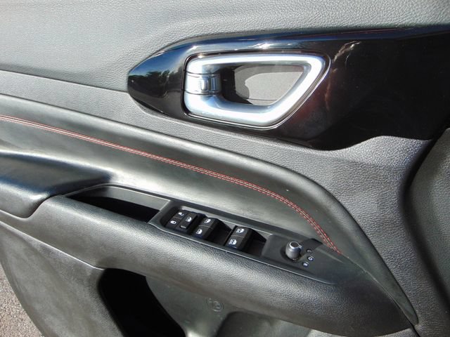 Used 2025 Jeep Compass Trailhawk AWD/4WD image 21