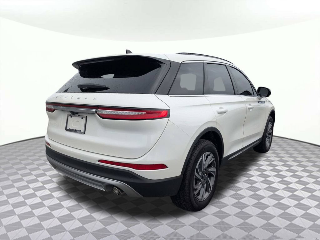 Used 2026 Lincoln Corsair Premiere FWD image 3