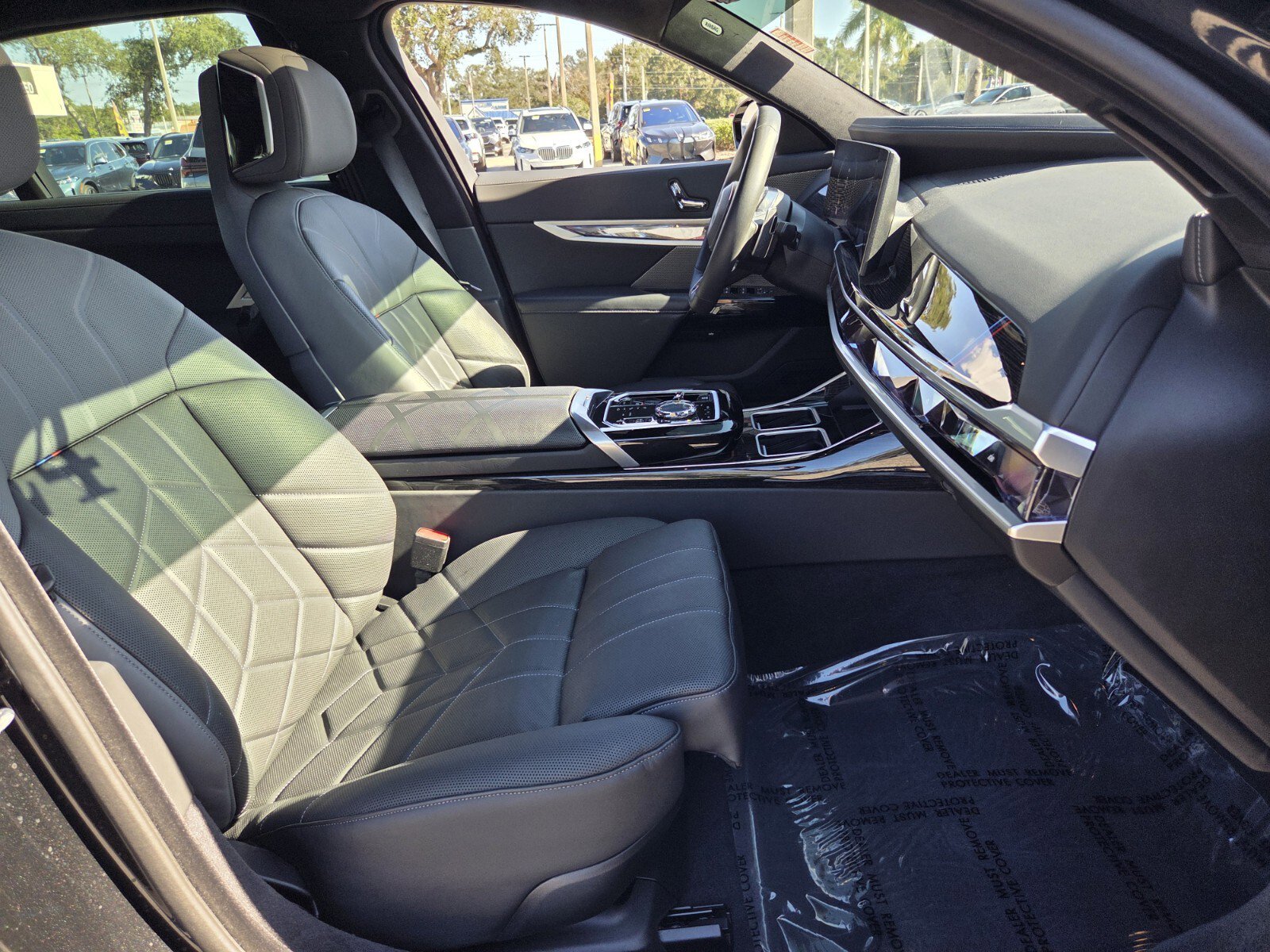 Used 2024 BMW 760i xDrive w/ Executive Package image 17