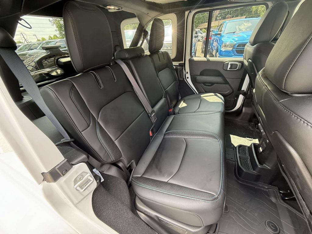 Used 2024 Jeep Wrangler High Altitude AWD/4WD image 10