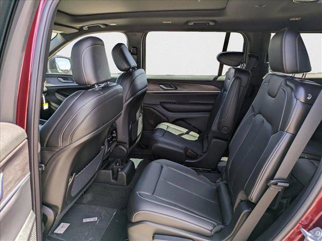 New 2025 Jeep Grand Cherokee L Limited w/ Black Appearance Package image 17