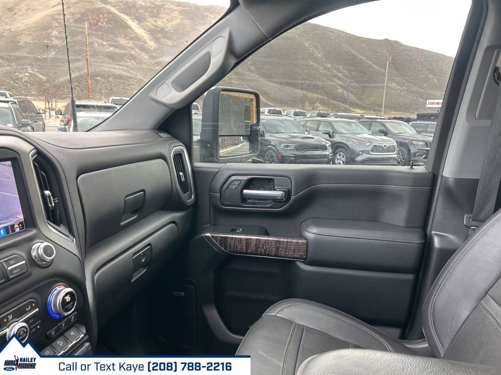 Used 2023 GMC Sierra 3500 Denali w/ Denali Ultimate Package image 44