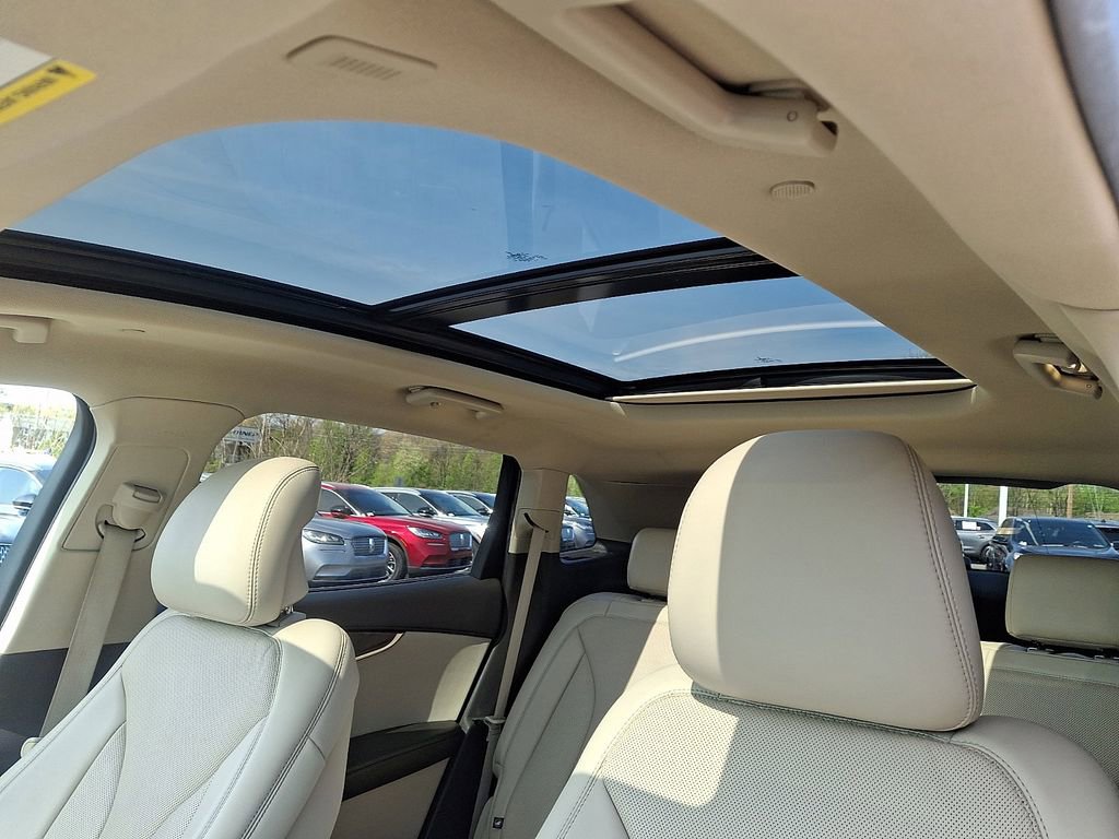 Certified 2019 Lincoln Nautilus Reserve FWD image 14