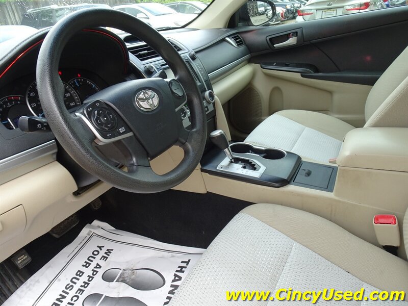 Used 2012 Toyota Camry LE FWD image 11