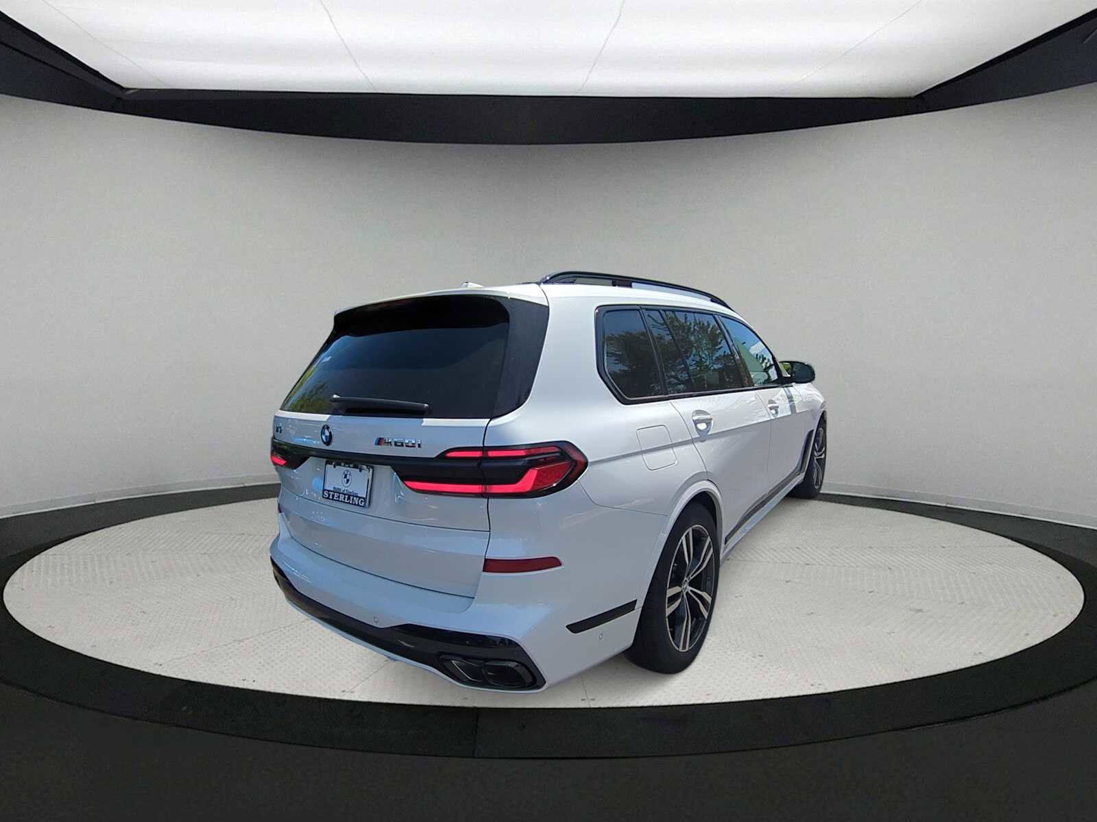 Used 2026 BMW X7 M60i image 8