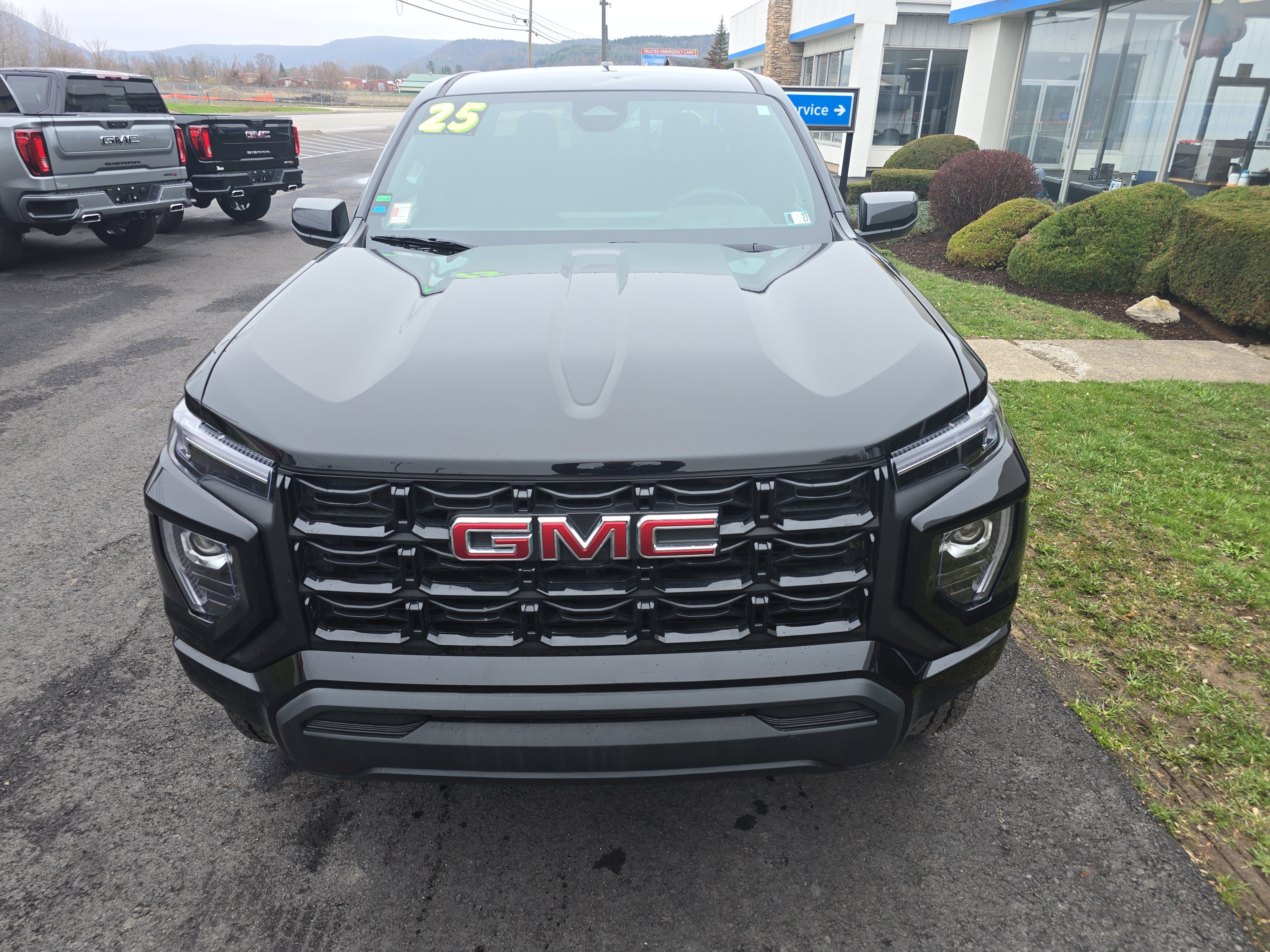Used 2025 GMC Canyon Elevation AWD/4WD image 9