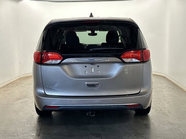 Used 2018 Chrysler Pacifica Touring Plus w/ Tire & Wheel Group image 4