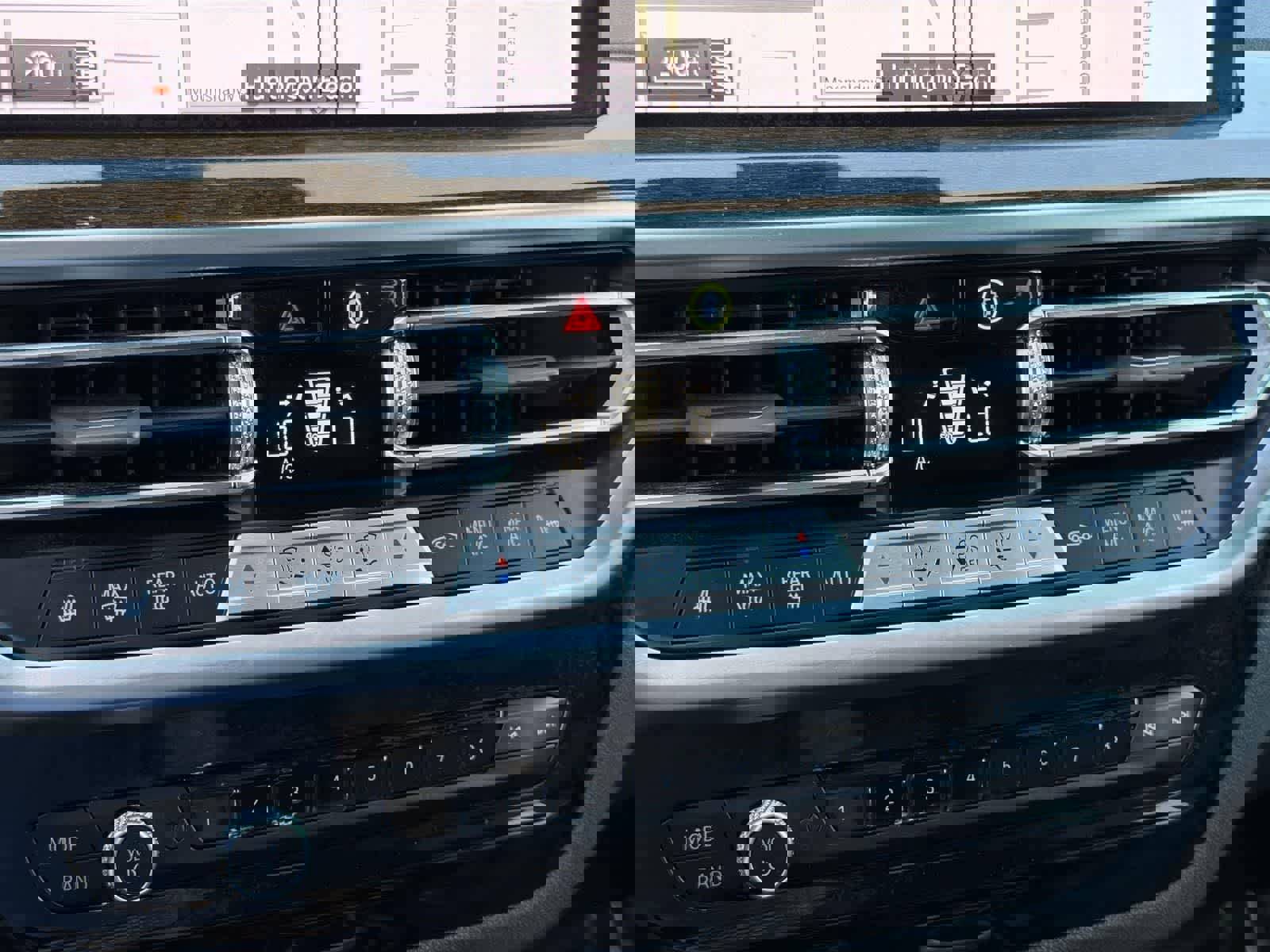 Used 2023 BMW X3 sDrive30i w/ Premium Package image 12