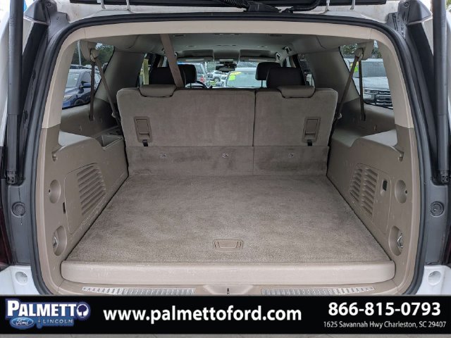 Used 2016 Chevrolet Suburban LT RWD image 12