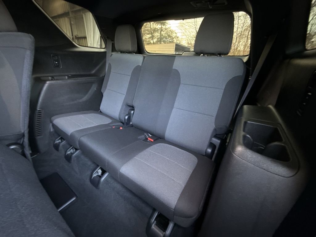 Used 2023 Chevrolet Traverse LT image 23