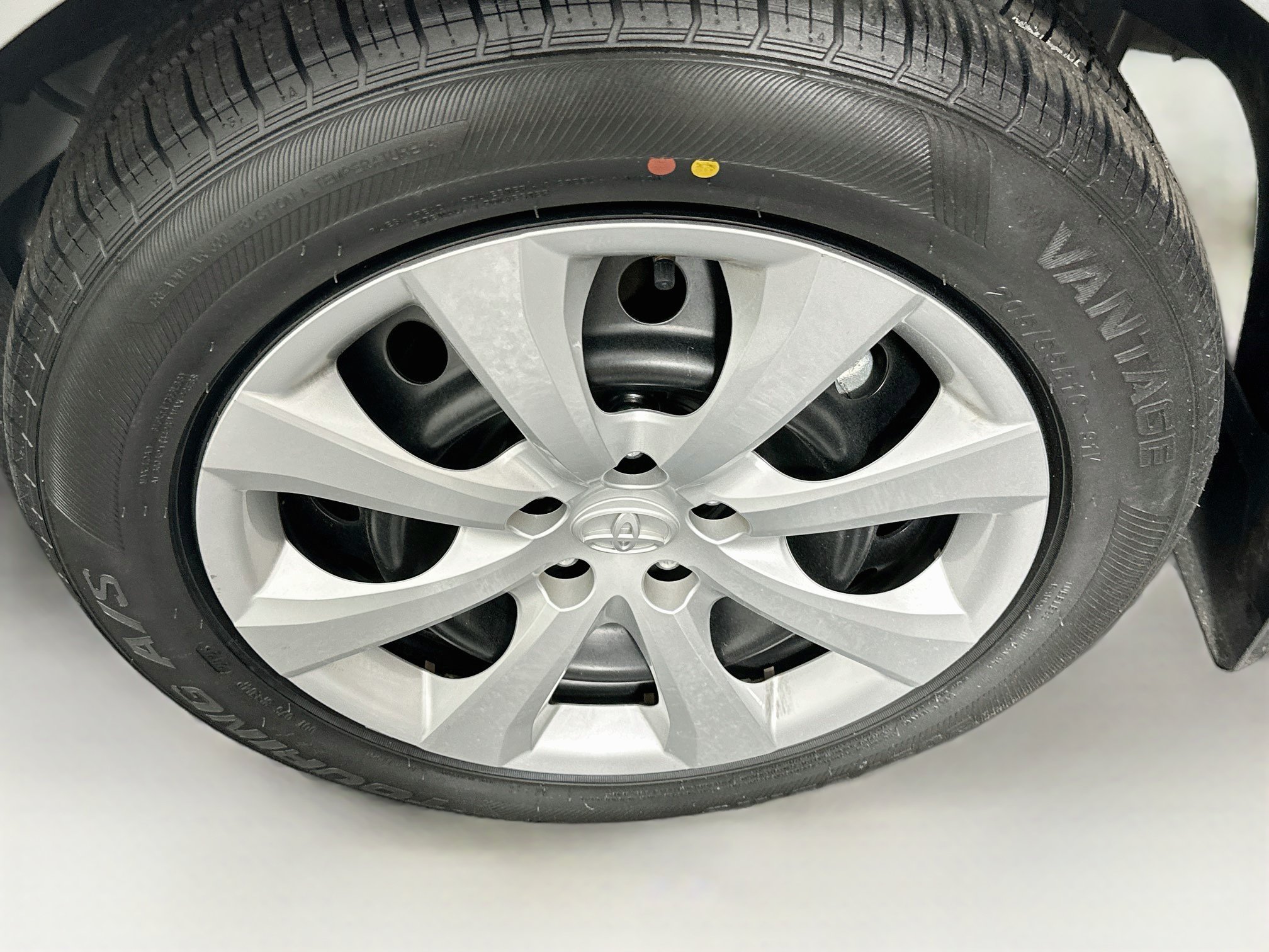 Used 2025 Toyota Corolla LE FWD image 11