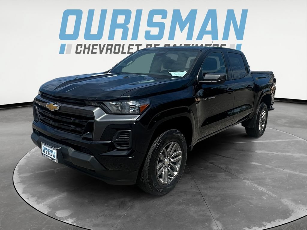 Used 2023 Chevrolet Colorado LT AWD/4WD image 2