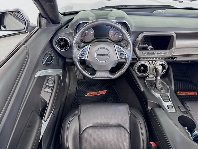 Used 2020 Chevrolet Camaro SS RWD image 25