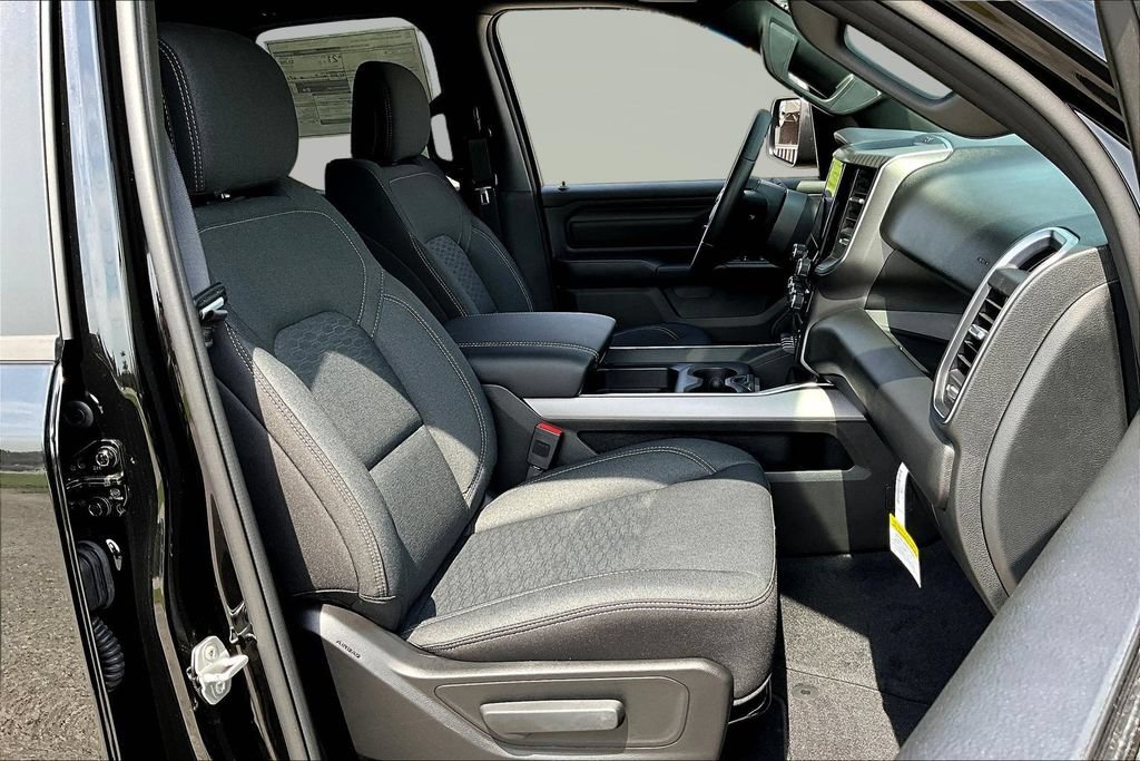 New 2026 RAM 1500 Express AWD/4WD image 11