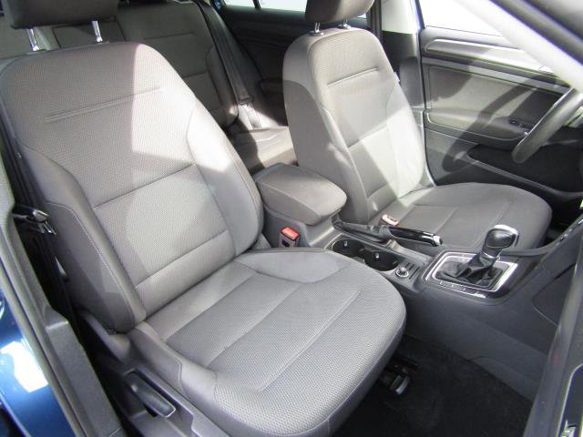 Used 2018 Volkswagen Golf S image 8