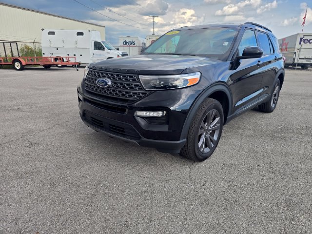 Used 2024 Ford Explorer XLT w/ Equipment Group 202A AWD/4WD image 8