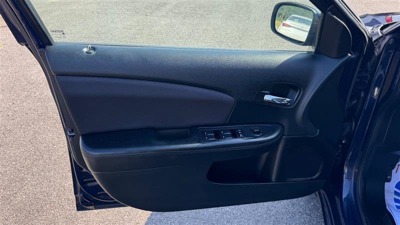 Used 2014 Chrysler 200 LX FWD image 37
