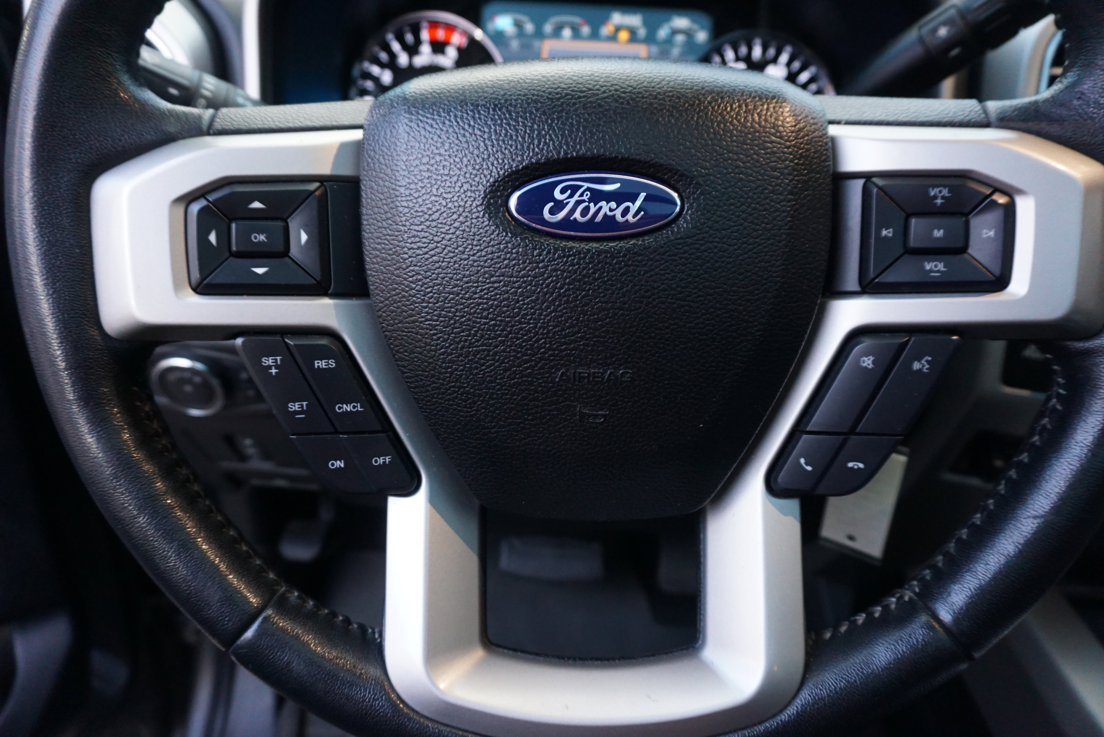 Used 2017 Ford F250 Lariat w/ FX4 Off-Road Package image 9