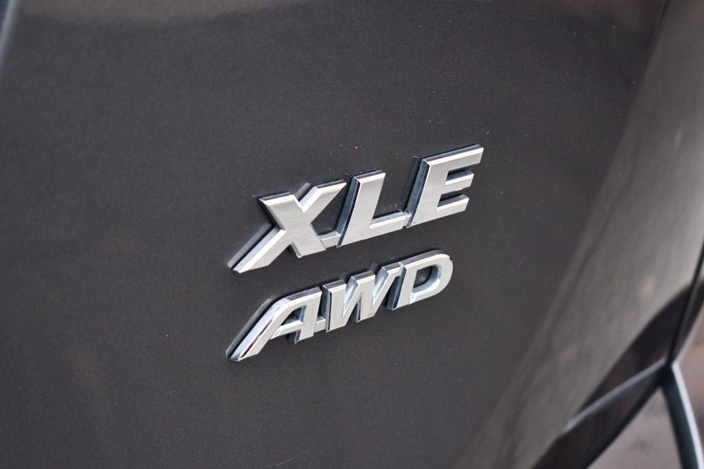 Used 2018 Toyota RAV4 XLE w/ Plus Extra Value Package image 9