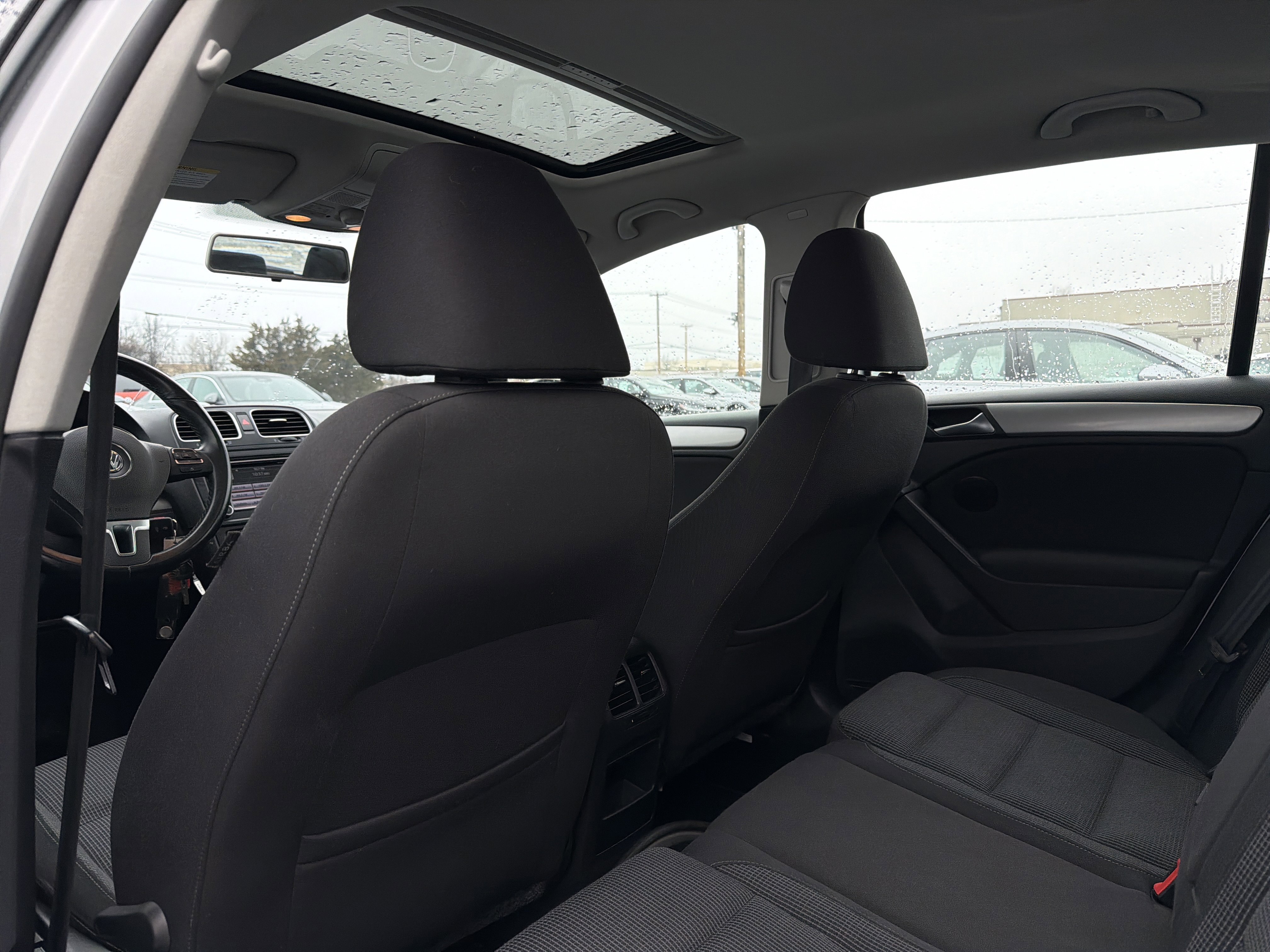 Used 2011 Volkswagen Golf TDI image 28