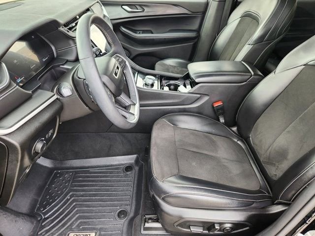 Used 2023 Jeep Grand Cherokee Altitude image 12