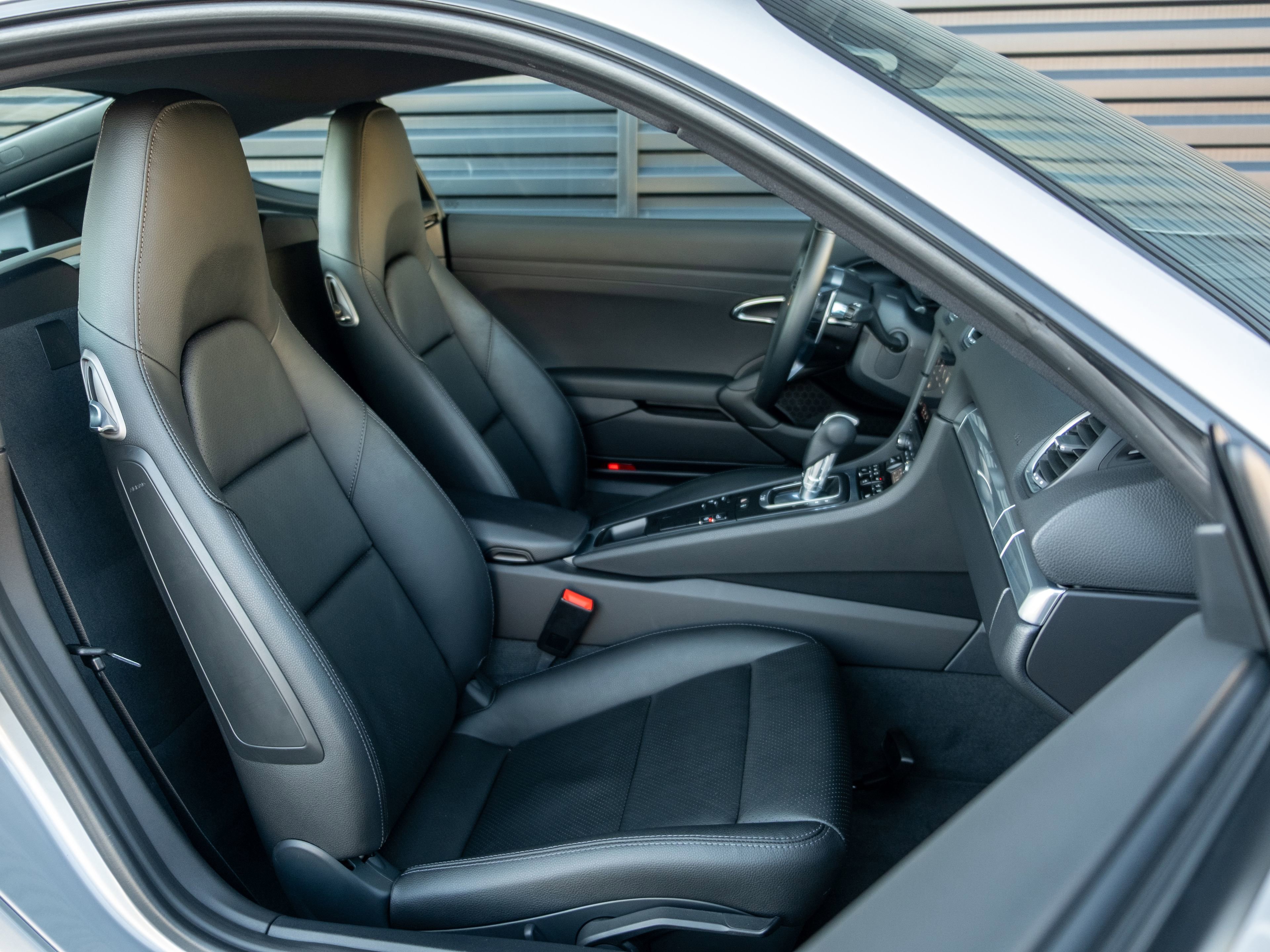 Certified 2018 Porsche 718 Cayman image 29