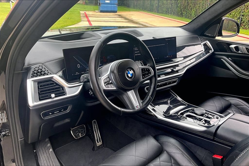 Used 2025 BMW X7 xDrive40i w/ M Sport Package AWD/4WD image 17