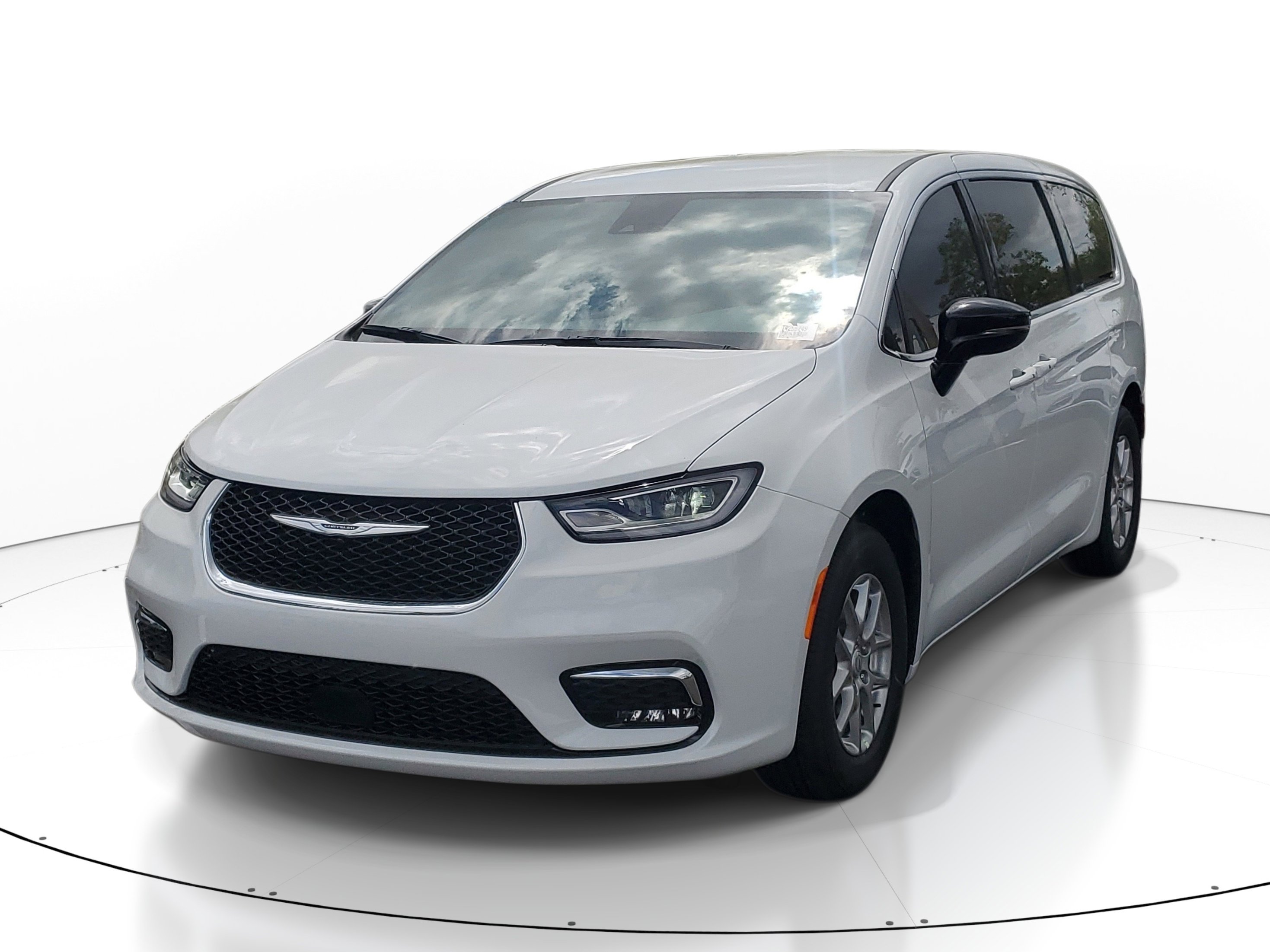 New 2026 Chrysler Pacifica Select image 2