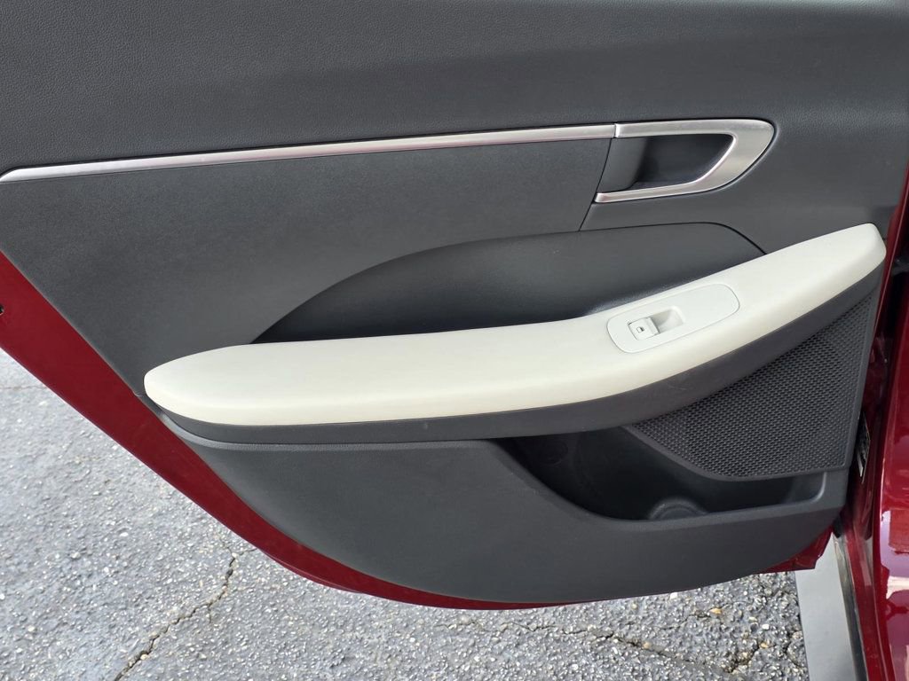Used 2023 Hyundai Sonata SE image 24