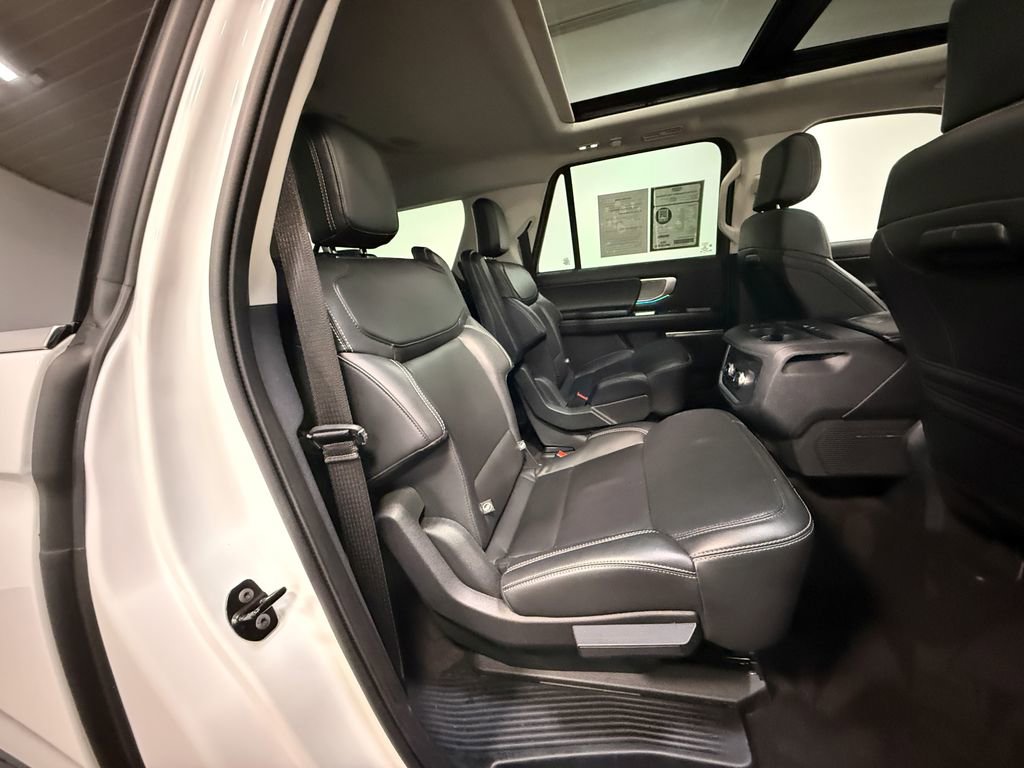 Used 2025 Ford Expedition Max Platinum image 14