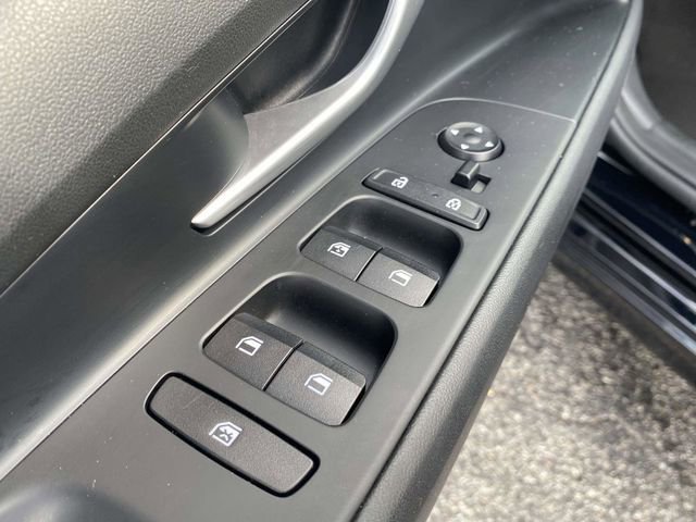 Used 2023 Hyundai Elantra SEL w/ Convenience Package FWD image 18