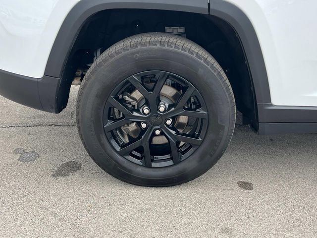 Used 2024 Jeep Grand Cherokee Altitude image 41