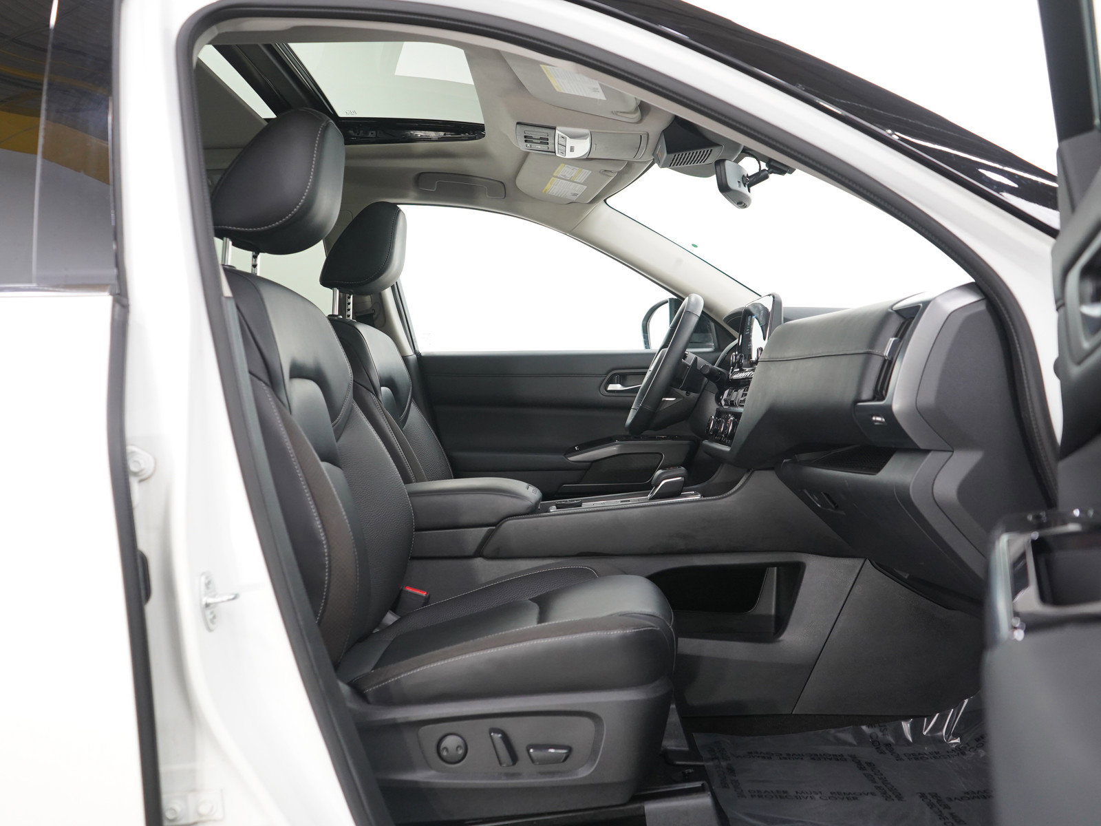 Used 2023 Nissan Pathfinder SL w/ SL Premium Package image 10