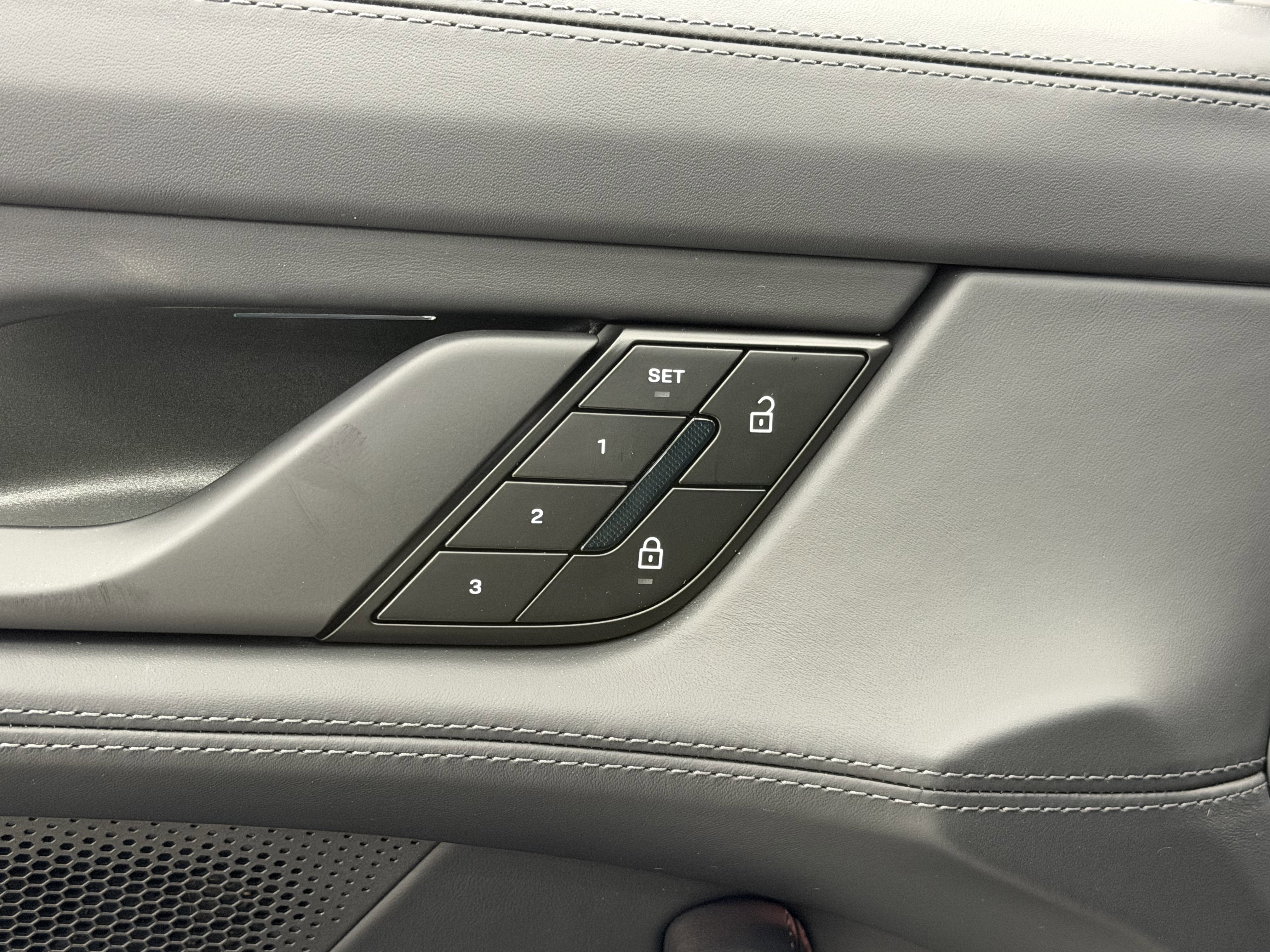 New 2026 Porsche Taycan AWD/4WD image 34