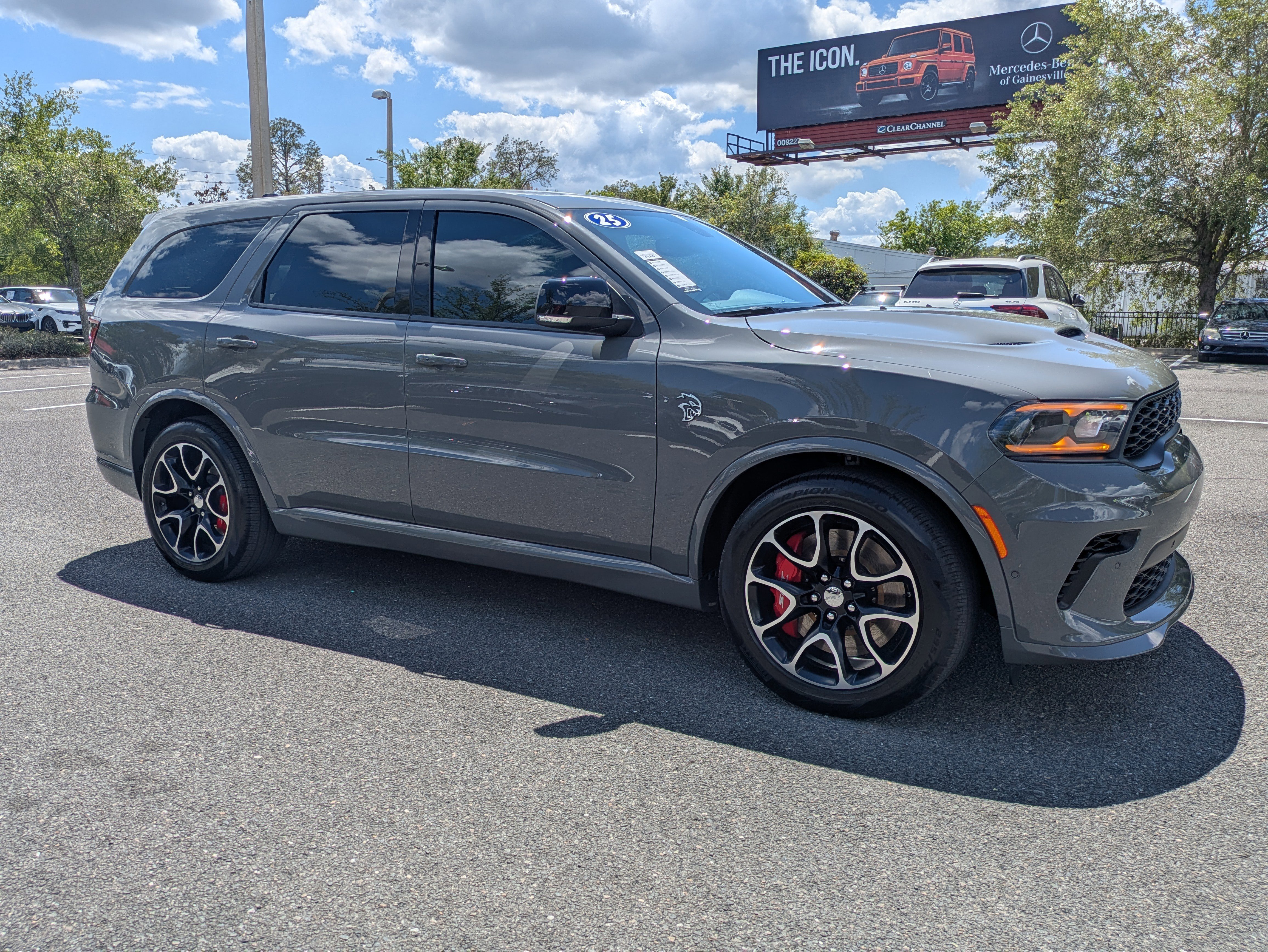 Used 2025 Dodge Durango SRT Hellcat w/ Trailer Tow Group IV AWD/4WD image 2