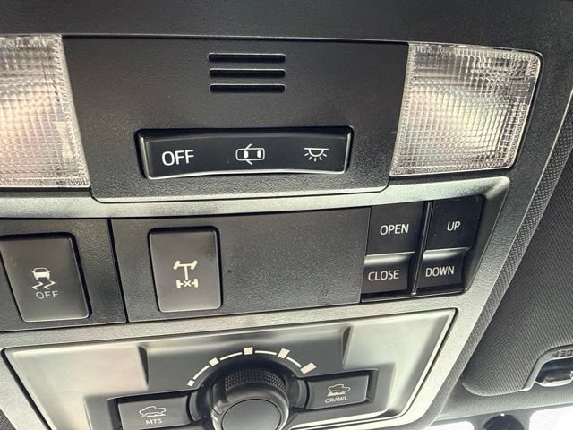Used 2016 Toyota Tacoma TRD Off-Road AWD/4WD image 32