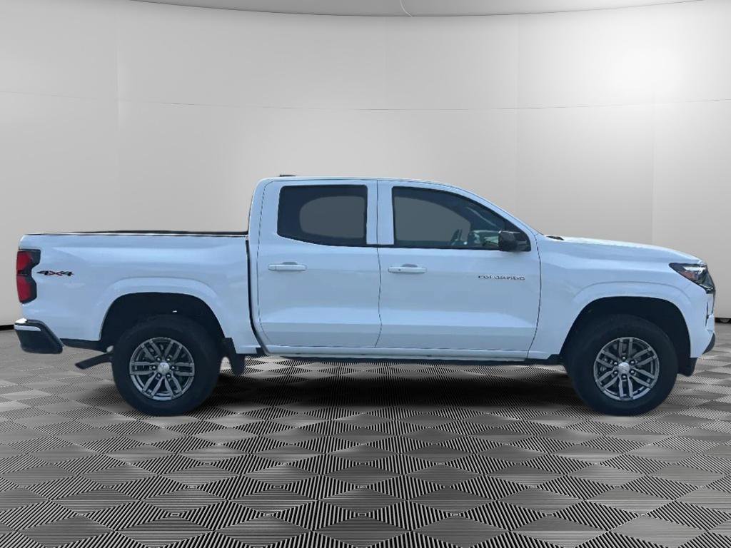 Used 2025 Chevrolet Colorado LT w/ LT Convenience Package AWD/4WD image 6