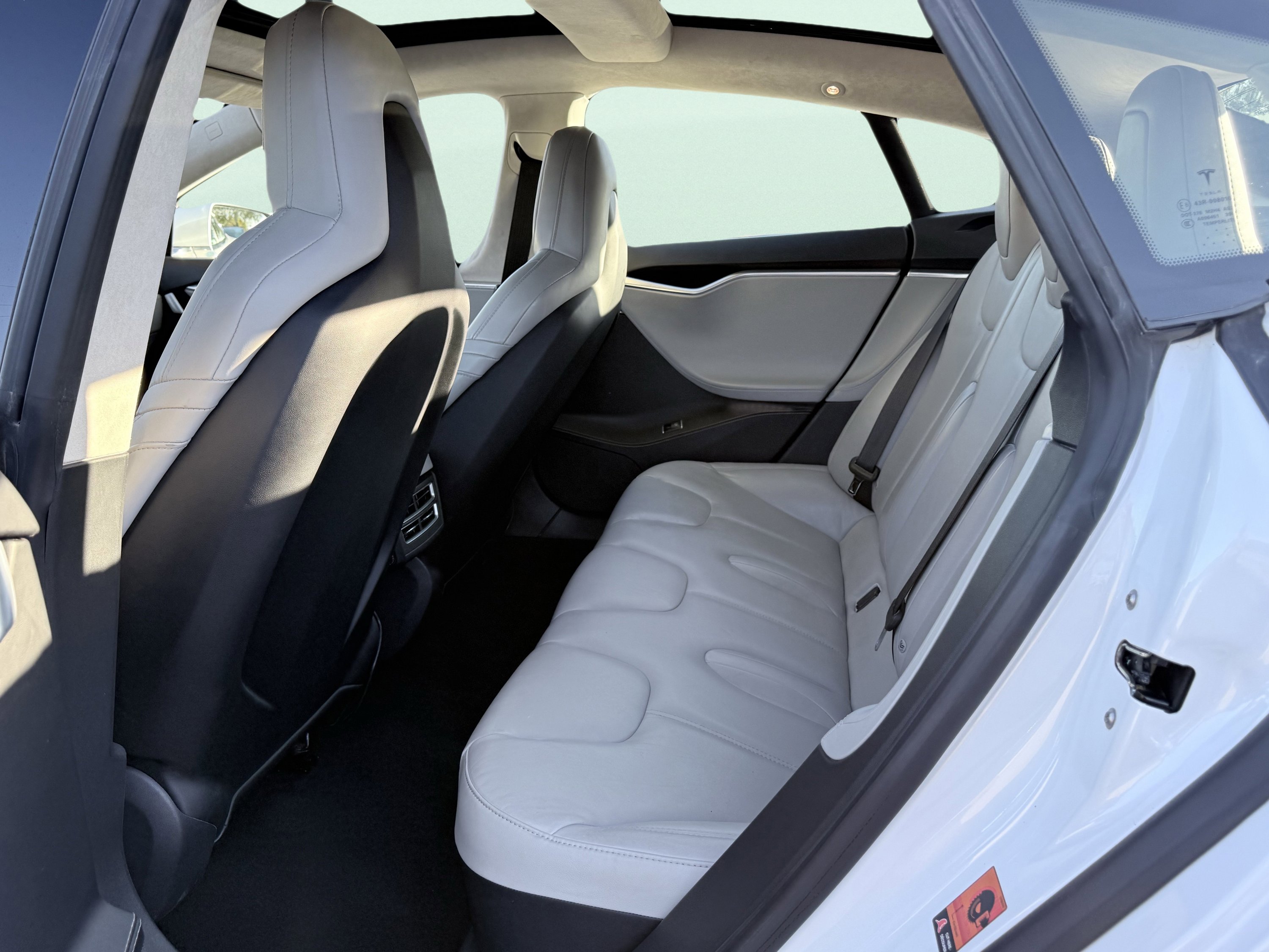 Used 2016 Tesla Model S 60 image 19