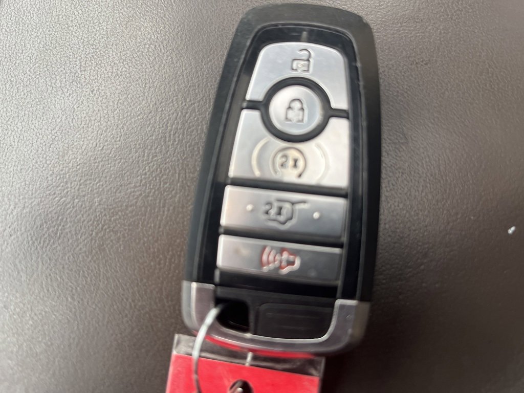 Used 2020 Ford Explorer Platinum w/ Premium Technology Package image 31