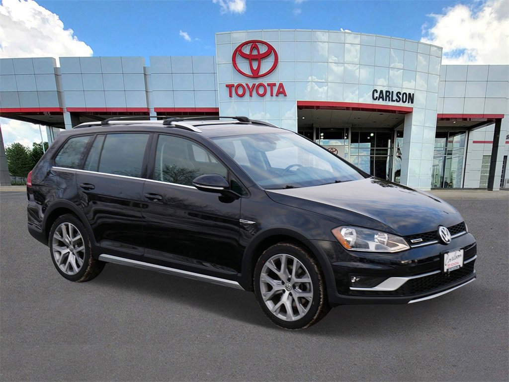 Used 2017 Volkswagen Golf Alltrack SEL image 2