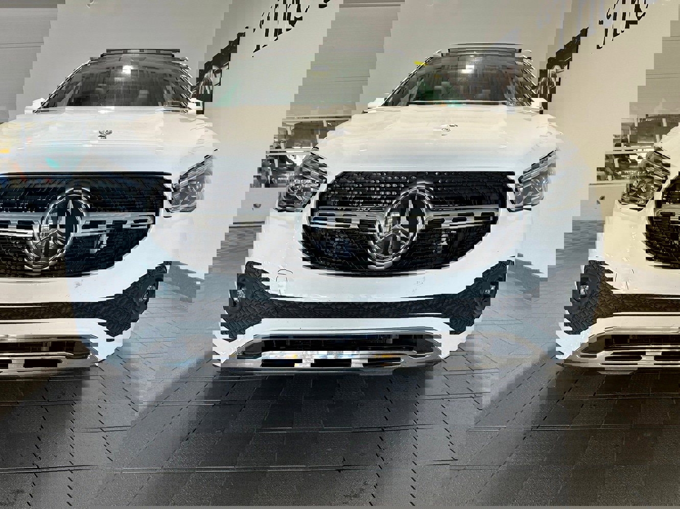 Used 2021 Mercedes-Benz GLA 250 4MATIC image 2