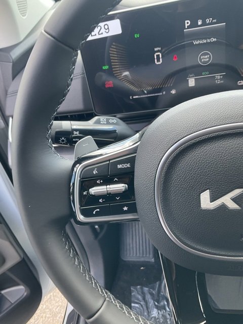 New 2026 Kia Carnival EX image 32